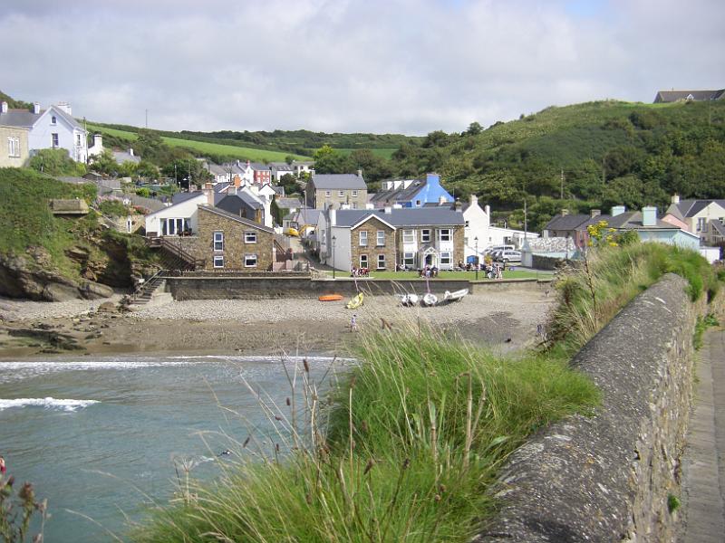 IMGP0893.JPG - Beach at Little Haven; rental cottage on lower left behind the sea wall.