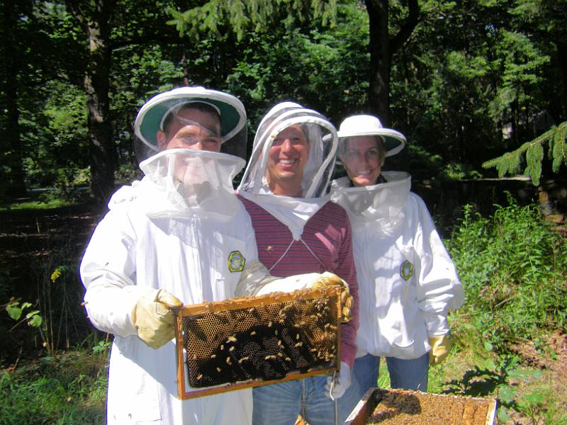 IMGP0962.JPG - Ophir, Jeffrey, Lital & bees.